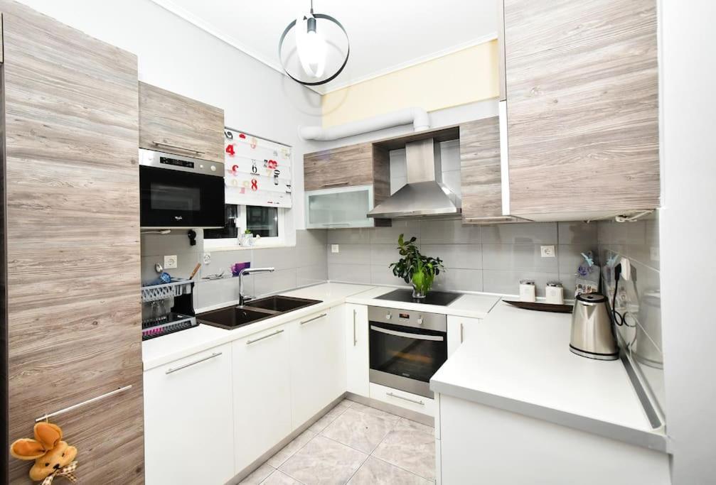 Lili'S Apartment 埃莱夫西纳 外观 照片