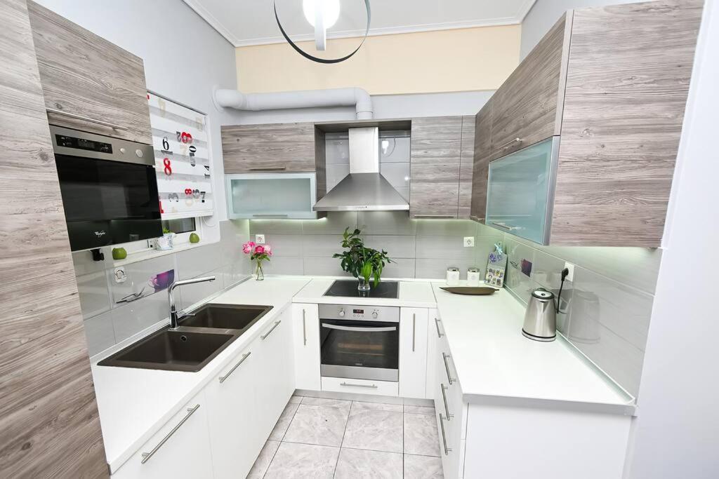 Lili'S Apartment 埃莱夫西纳 外观 照片